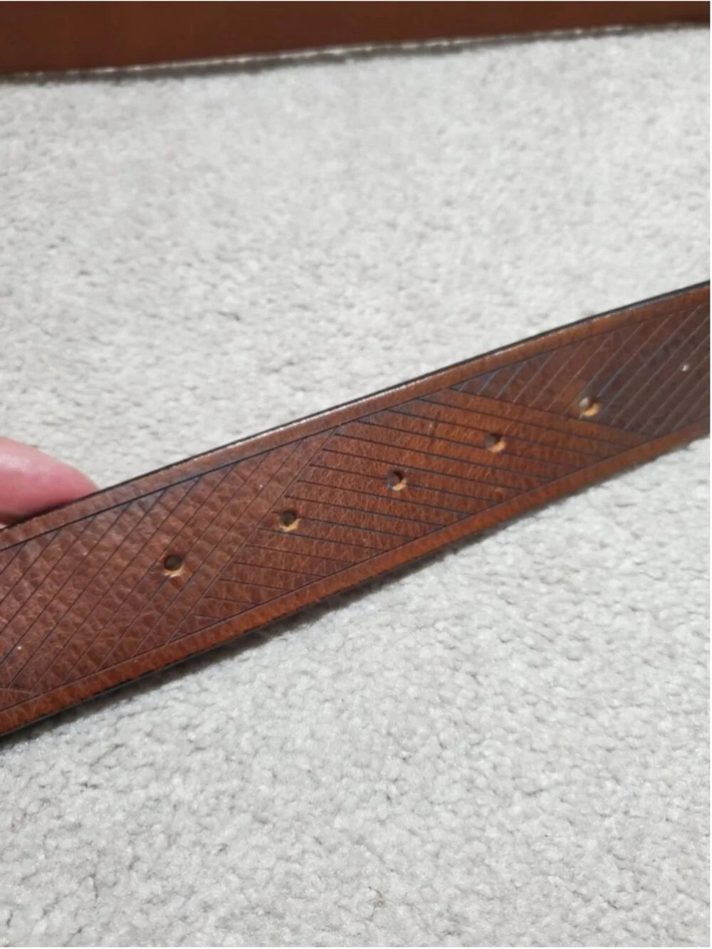 TOMMY BAHAMA Embossed Diagonal Stripe Leather Belt Brown 42 Preppy Golf Classic
